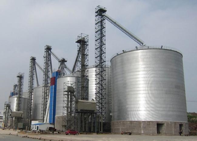 阿拉尔农场大型钢板库构造参数及水泥储存质量